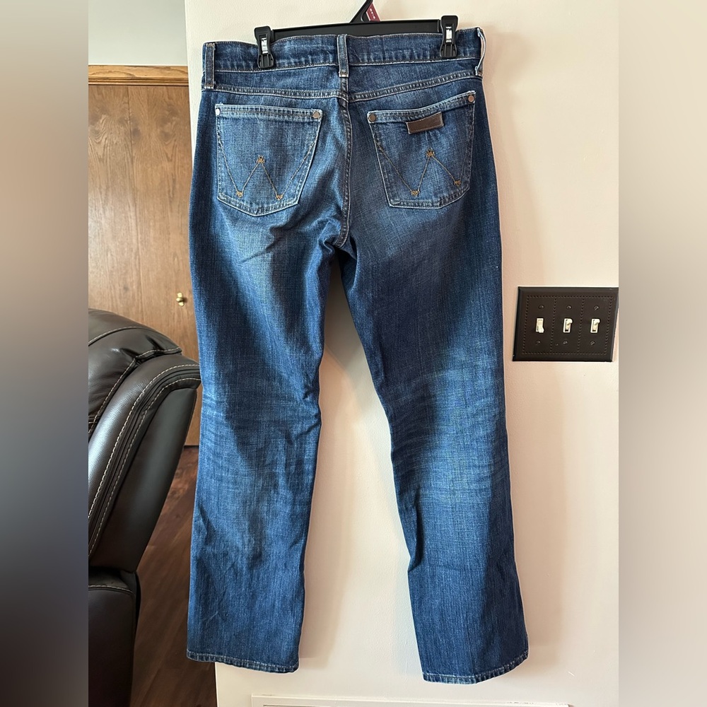 Wrangler Retro Slim Jeans 31x36, like new condition, dark wash bootcut